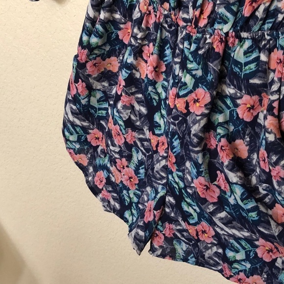 Design Lab blue floral off the shoulder 3/4 sleeve‎ romper size Small - Picture 4 of 8